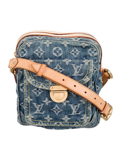 louis vuitton camera bag crossbody